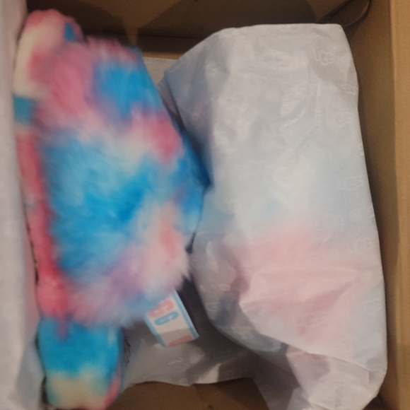 UGG Fluff Yeah Slides - Picture 2 of 4